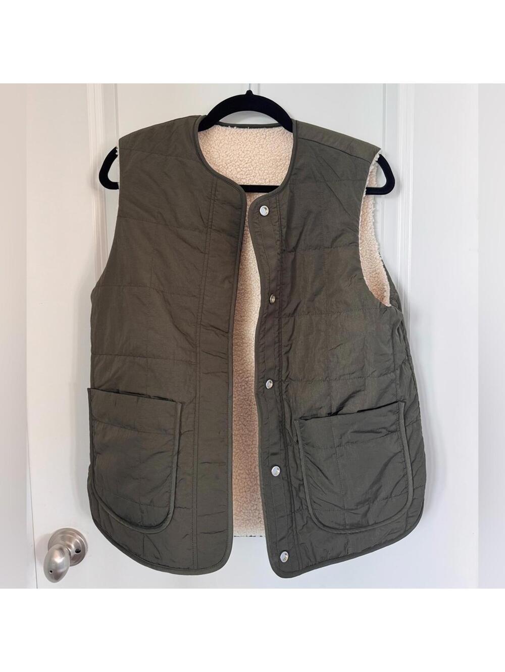 Varley Audrea Reversible Vest - Picture 3 of 7